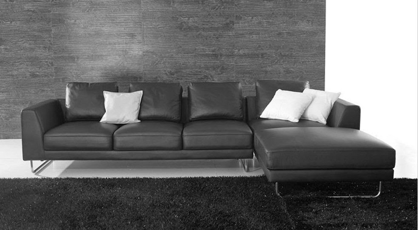 chọn thảm cho phòng khách với sofa màu đậm