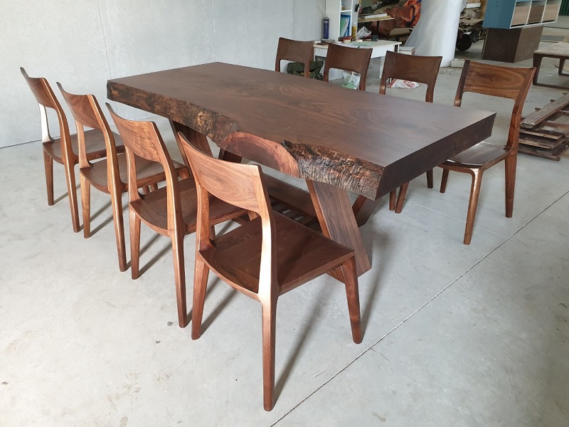 10+ Bộ bàn ghế ăn gỗ nguyên khối đẹp: ưu nhược điểm nên biết