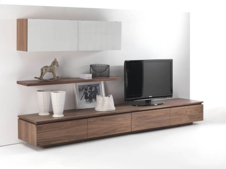 Mẫu kệ TiVi gỗ công nghiệp đẹp: Năm 2024, xu hướng thiết kế nội thất trong phong cách Scandi sẽ trở thành xu hướng ưa chuộng của những người yêu thích sự đơn giản, tinh tế, và gần gũi với thiên nhiên. Mẫu kệ TiVi gỗ công nghiệp đẹp với màu sắc trung tính, dễ dàng phối hợp cùng các loại sofa để mang đến không gian tiện nghi, thoải mái và tạo cảm giác gần gũi với thiên nhiên.
