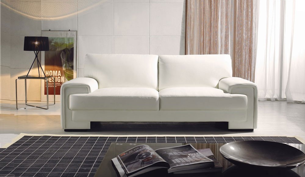 sofa da màu trắng